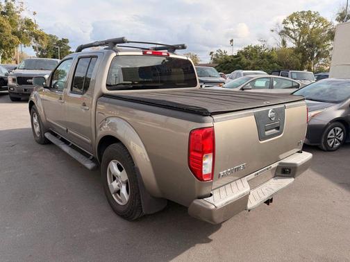 2005 Nissan Frontier LE Crew Cab