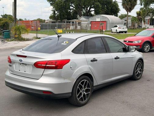 2017 Ford Focus SE