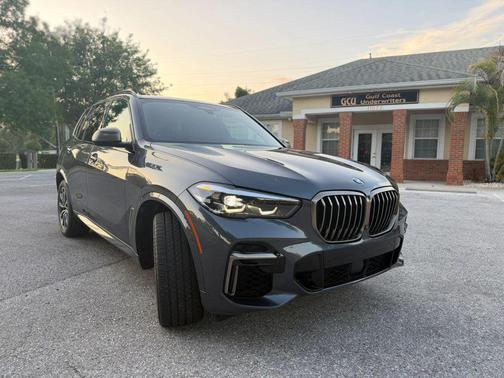 Grey 2022 BMW X5 M50i