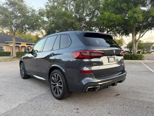 Grey 2022 BMW X5 M50i