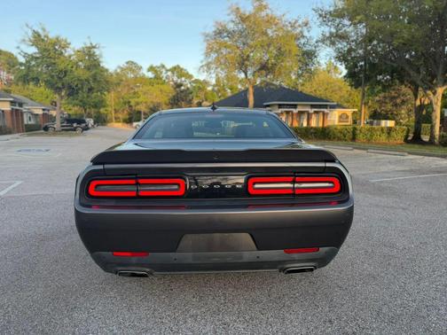 2017 Dodge Challenger SXT