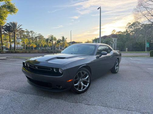 2017 Dodge Challenger SXT