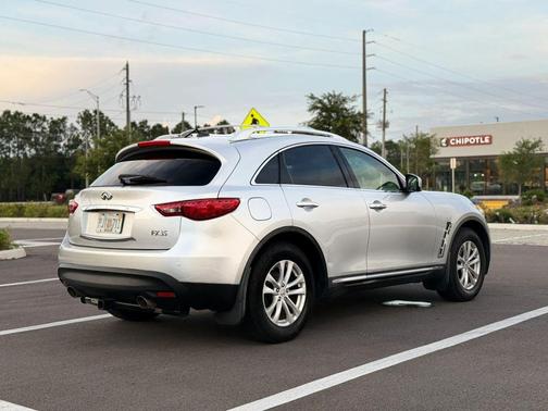 2011 INFINITI FX35 Base