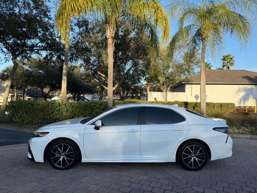 2021 Toyota Camry SE