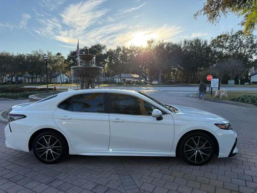 2021 Toyota Camry SE