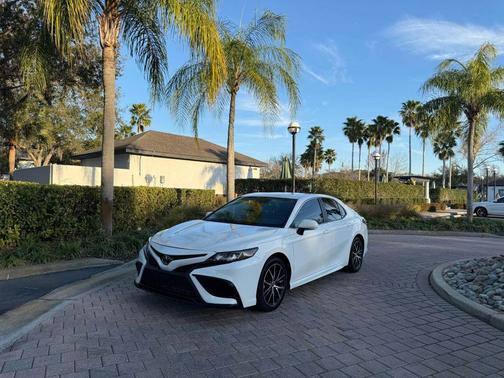 2021 Toyota Camry SE