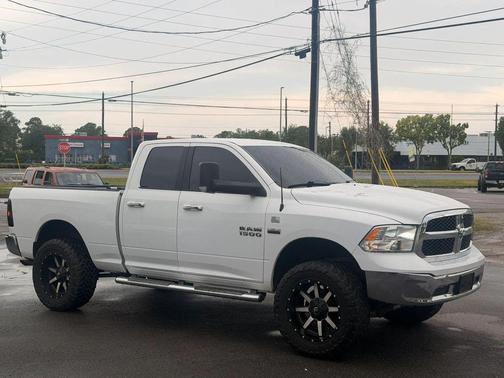 Bright White Clearcoat 2014 RAM 1500 SLT