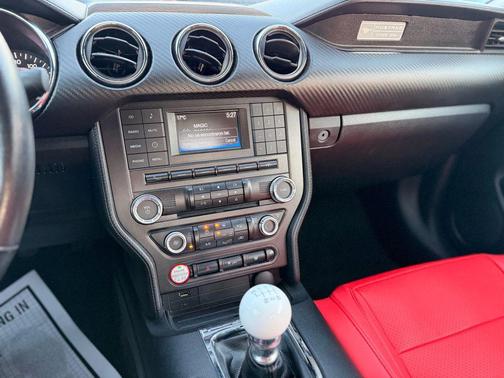 2015 Ford Mustang V6