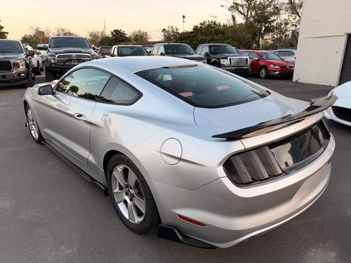 2015 Ford Mustang V6