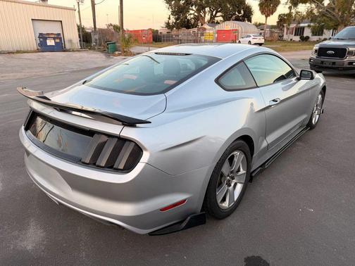 2015 Ford Mustang V6
