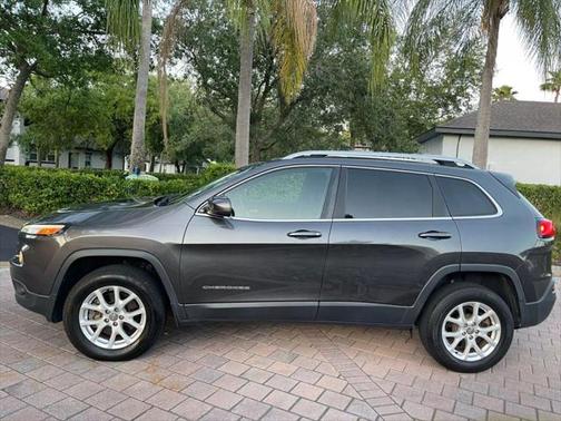 2016 Jeep Cherokee Sport