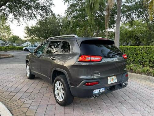 2016 Jeep Cherokee Sport