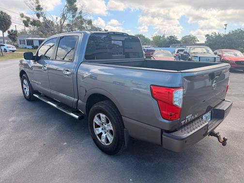 2018 Nissan Titan SV
