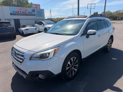 Crystal White Pearl 2017 Subaru Outback 3.6R Limited