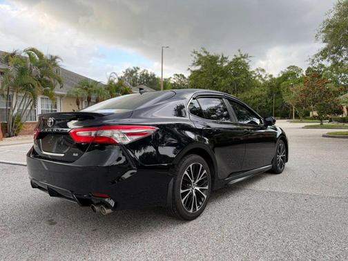 Midnight Black Metallic 2019 Toyota Camry SE