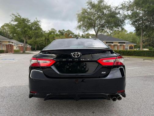 Midnight Black Metallic 2019 Toyota Camry SE