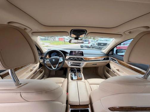 2017 BMW 740 740i Sedan 4D