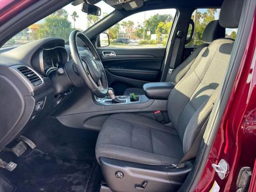 2019 Jeep Grand Cherokee Laredo