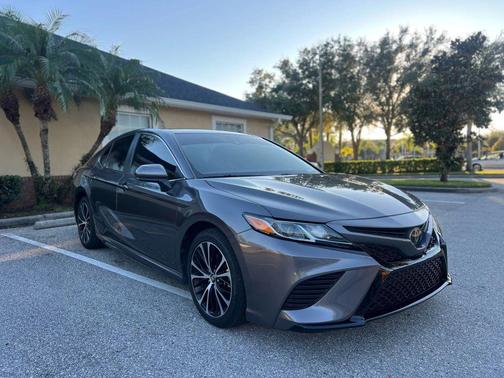2019 Toyota Camry SE