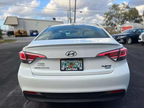 2017 Hyundai SONATA Hybrid Limited