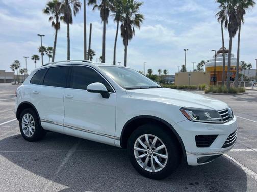 2015 Volkswagen Touareg V6 Sport