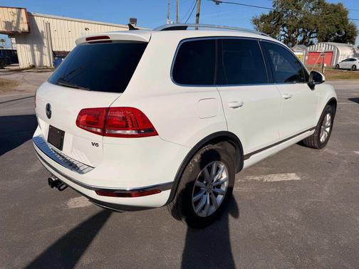 2015 Volkswagen Touareg V6 Sport