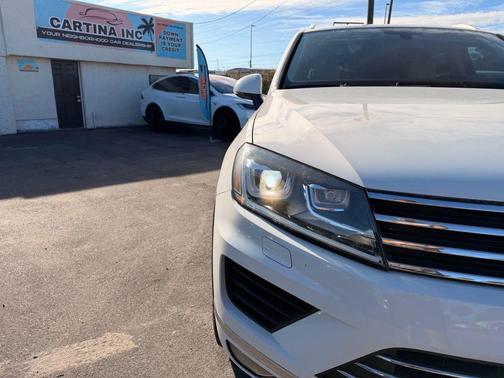 2015 Volkswagen Touareg V6 Sport