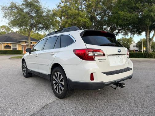 Crystal White Pearl 2016 Subaru Outback 3.6R Limited