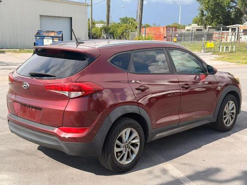Ruby Wine 2016 Hyundai TUCSON Sport
