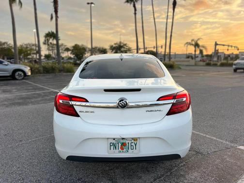 Summit White 2017 Buick Regal 1SV