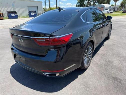 2017 Kia Cadenza Premium