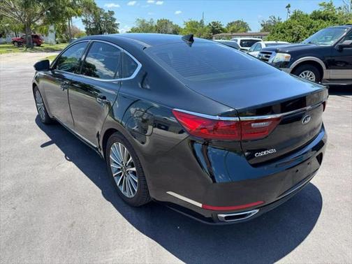 2017 Kia Cadenza Premium