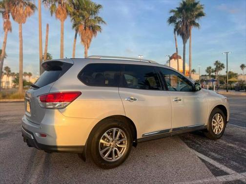 2014 Nissan Pathfinder SL