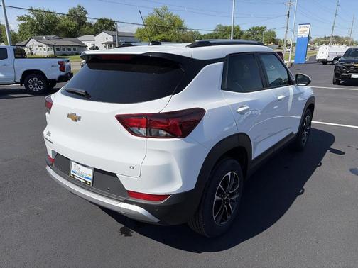 Summit White 2026 Chevrolet Trailblazer LT