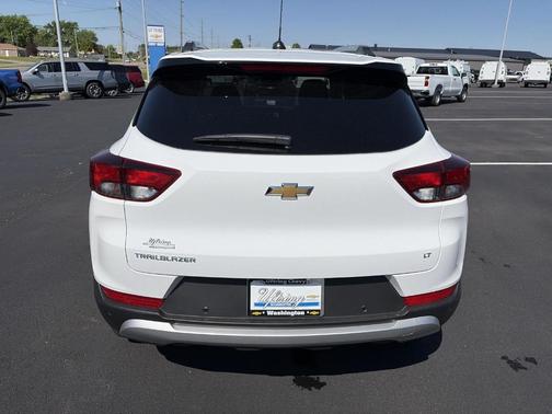 Summit White 2026 Chevrolet Trailblazer LT