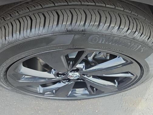 Cinnabar Metallic 2023 Buick Envision Preferred