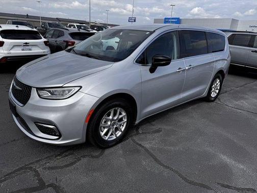 2024 Chrysler Pacifica Touring-L