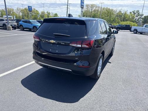 Mosaic Black Metallic 2024 Chevrolet Equinox LT