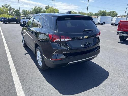 Mosaic Black Metallic 2024 Chevrolet Equinox LT
