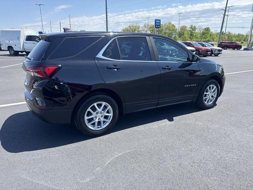 Mosaic Black Metallic 2024 Chevrolet Equinox LT