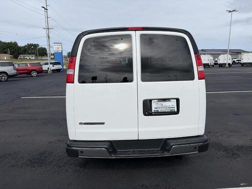 Summit White 2026 Chevrolet Express 3500 LT