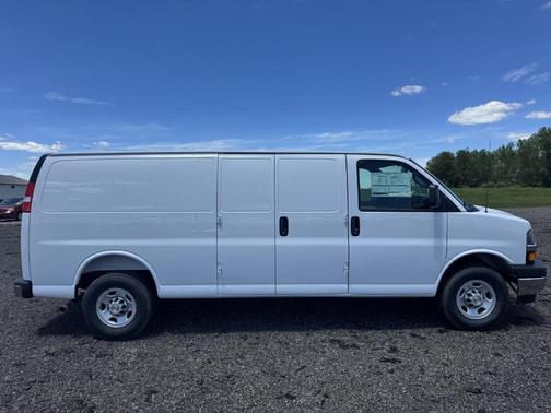 Summit White 2026 Chevrolet Express 3500 Work Van