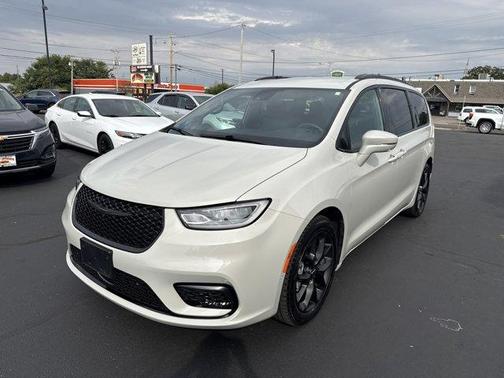 2021 Chrysler Pacifica Touring-L