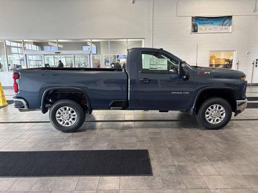 2025 Chevrolet Silverado 3500 WT