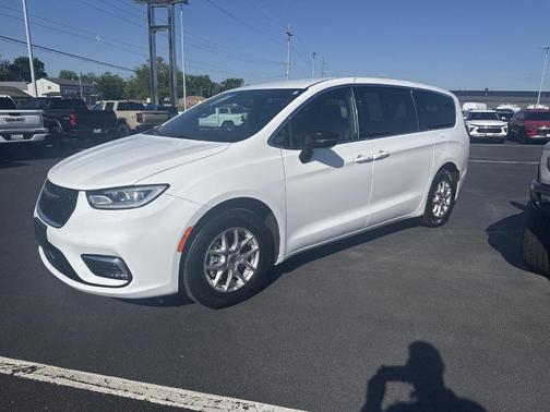 Bright White Clearcoat 2025 Chrysler Pacifica Select