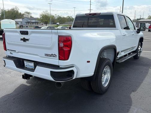 Summit White 2026 Chevrolet Silverado 3500 High Country