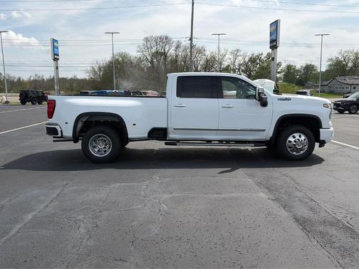 Summit White 2026 Chevrolet Silverado 3500 High Country