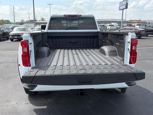 Summit White 2026 Chevrolet Silverado 3500 High Country