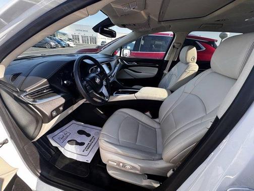 2022 Buick Enclave Essence