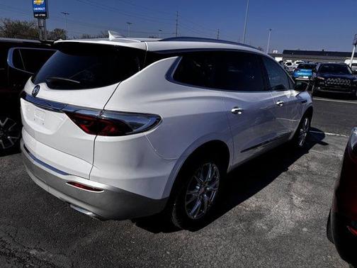2022 Buick Enclave Essence